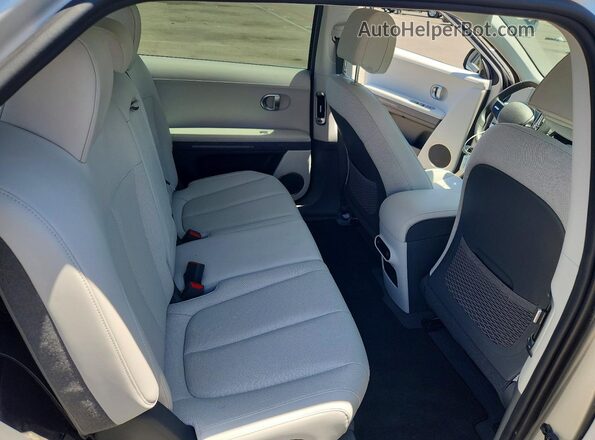 KM8KNDAF7PU154353 2023 HYUNDAI IONIQ Silver Вид задніх сидінь