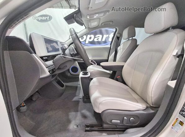 KM8KNDAF7PU199356 2023 HYUNDAI IONIQ Silver Front interior view