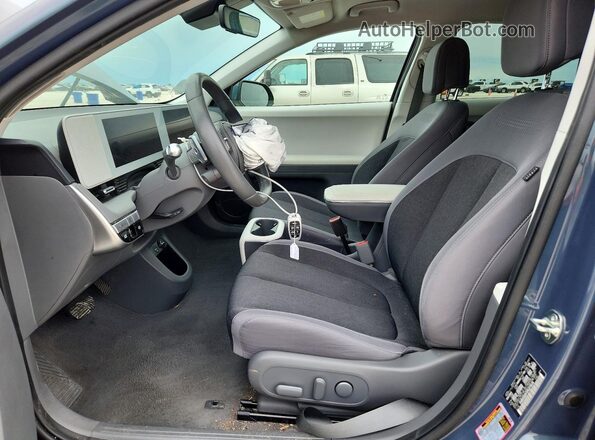 KM8KNDDFXRU273478 2024 HYUNDAI IONIQ Gray Widok wnętrza z przodu