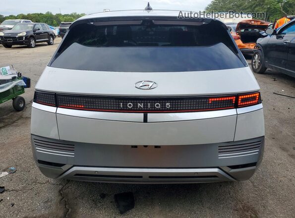 KM8KR4DEXRU309150 2024 HYUNDAI IONIQ White Հետևի տեսք