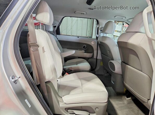 KM8RL5S24TU091485 2026 HYUNDAI PALISADE Silver Widok wnętrza z tyłu