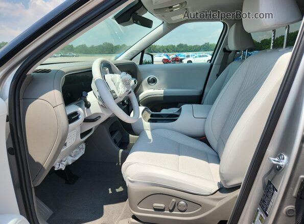KM8RL5SA4TU060079 2026 HYUNDAI PALISADE Silver Widok wnętrza z przodu