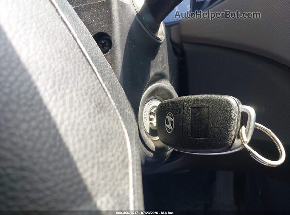 KM8SMDHF3HU251978 2017 HYUNDAI SANTA FE Белый Вид панели приборов