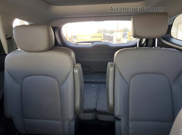 KM8SR4HF0JU265909 2018 HYUNDAI SANTA White Rear seats view