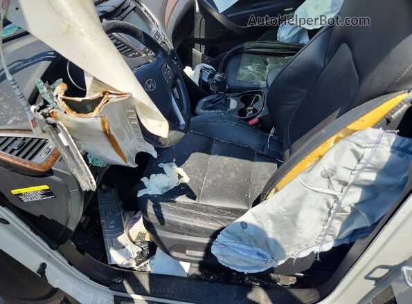 KM8SRDHF2HU167216 2017 HYUNDAI SANTA White Front interior view