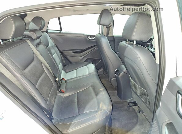KMHC05LC0JU090644 2018 HYUNDAI IONIQ White Widok tylnych siedzeń