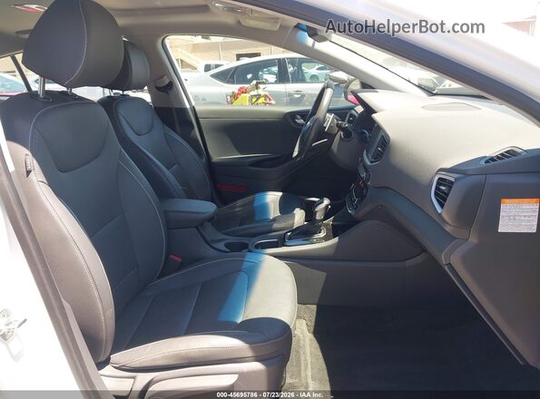 KMHC05LC1KU138394 2019 HYUNDAI IONIQ HYBRID Белый Вид салона спереди