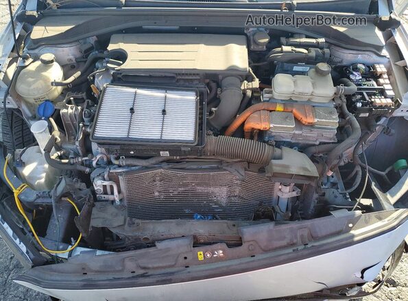KMHC05LC9JU073812 2018 HYUNDAI IONIQ Silver Rear interior view
