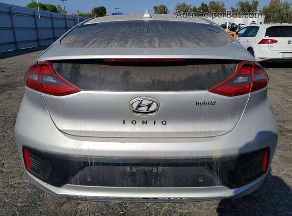 KMHC05LC9JU073812 2018 HYUNDAI IONIQ Silver Rear view
