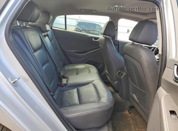 KMHC05LHXKU047359 2019 HYUNDAI IONIQ Silver Вид задніх сидінь