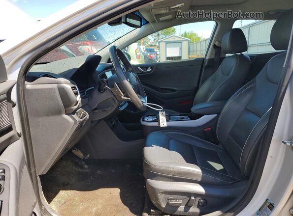 KMHC05LHXKU047359 2019 HYUNDAI IONIQ Silver Вид салону спереду