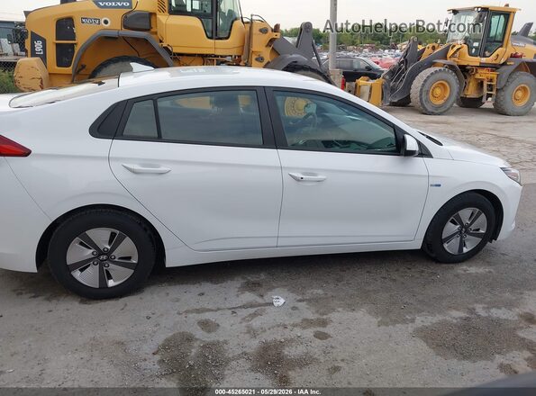 KMHC65LC0KU106910 2019 HYUNDAI IONIQ HYBRID White Rear interior view