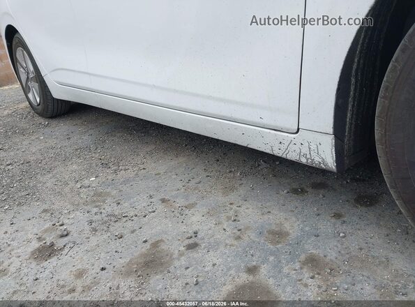 KMHC65LC0KU107989 2019 HYUNDAI IONIQ HYBRID White Front view