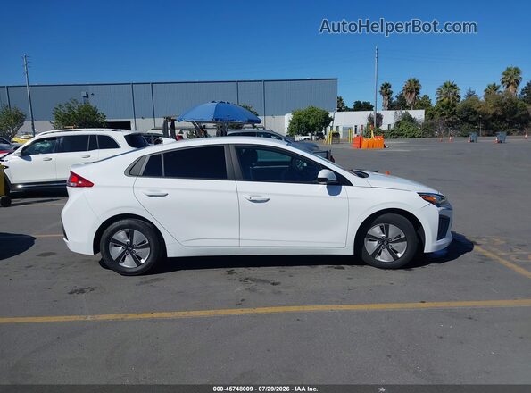 KMHC65LC0NU285731 2022 HYUNDAI IONIQ HYBRID White Widok wnętrza z tyłu