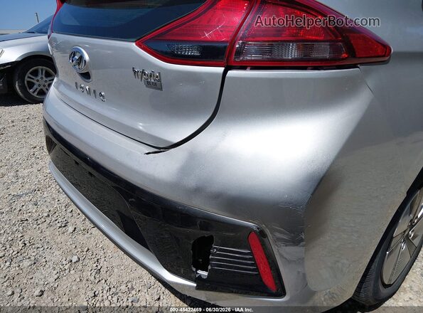 KMHC65LC1JU060325 2018 HYUNDAI IONIQ HYBRID Silver წინა ხედი