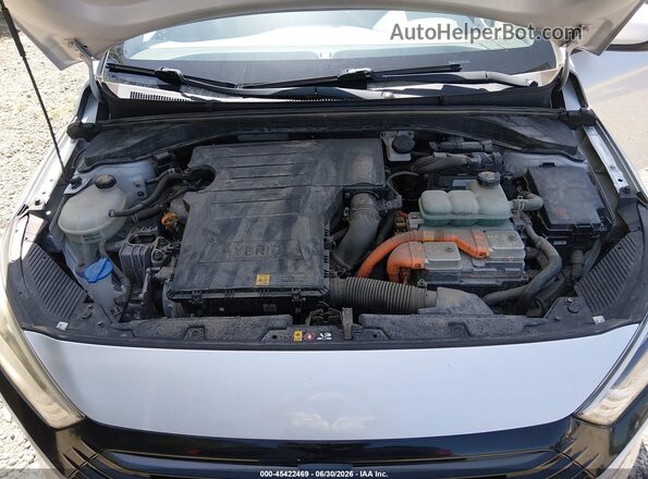 KMHC65LC1JU060325 2018 HYUNDAI IONIQ HYBRID Silver უკანა ხედი