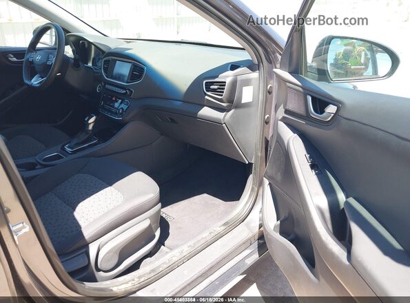 KMHC65LC1JU075441 2018 HYUNDAI IONIQ HYBRID Gray Front interior view