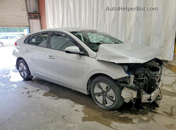 KMHC65LC1JU077996 2018 HYUNDAI IONIQ Silver Front right