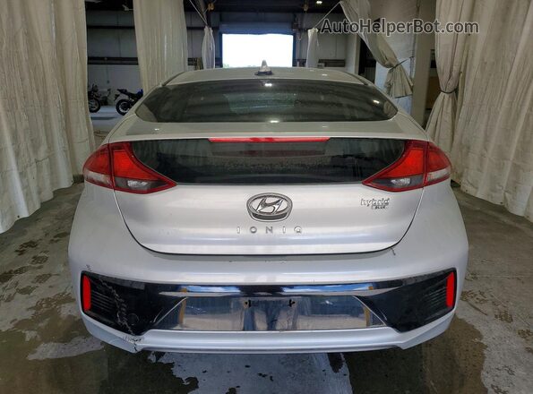 KMHC65LC1JU077996 2018 HYUNDAI IONIQ Silver Rear view