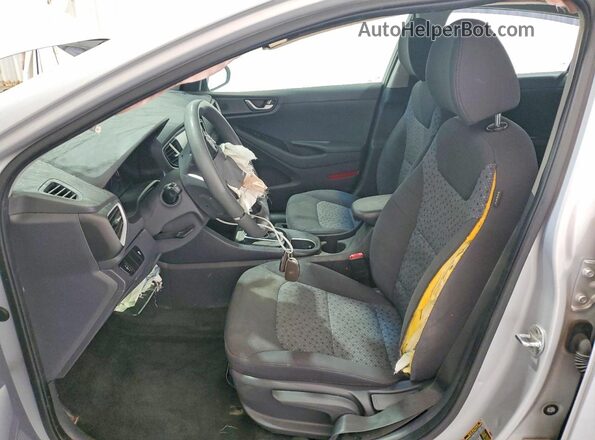 KMHC65LC1JU077996 2018 HYUNDAI IONIQ Silver Front interior view