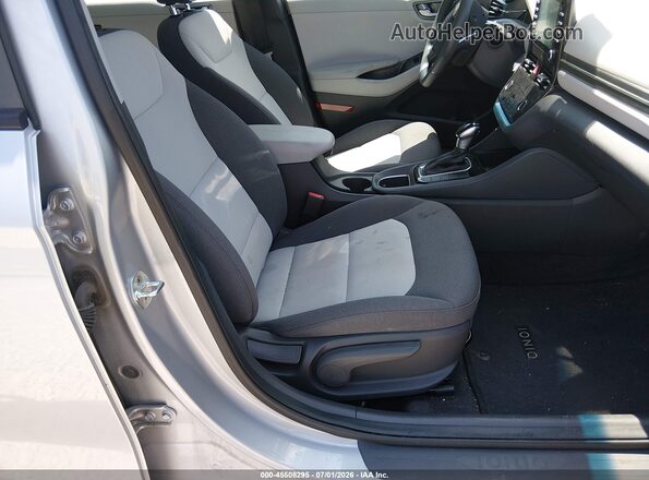 KMHC65LC1LU220027 2020 HYUNDAI IONIQ HYBRID Silver Front interior view