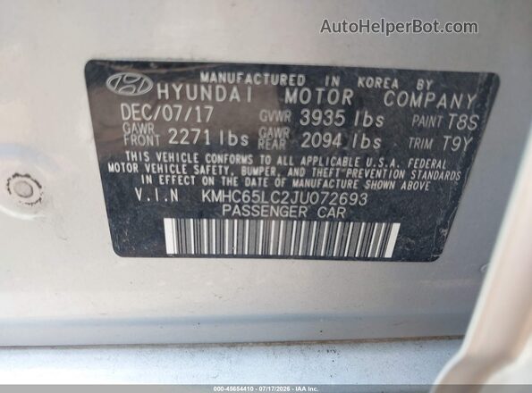 KMHC65LC2JU072693 2018 HYUNDAI IONIQ HYBRID Silver Widok komory silnika