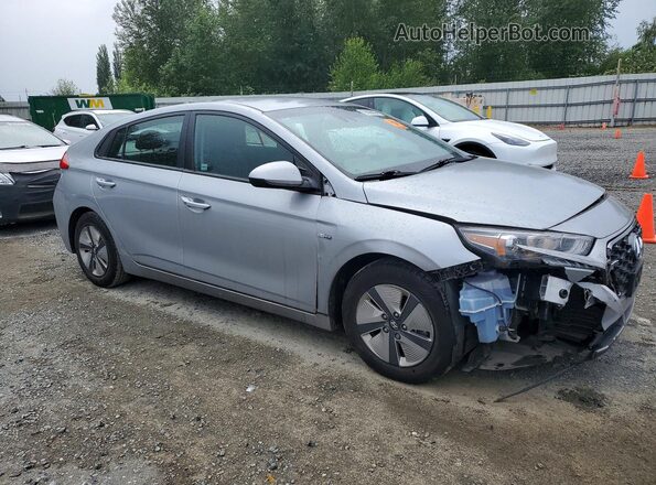 KMHC65LC2LU212700 2020 HYUNDAI IONIQ Серебряный Передняя правая четверть