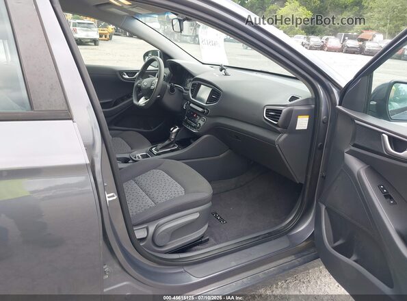 KMHC65LC3JU100937 2018 HYUNDAI IONIQ HYBRID Gray Front interior view