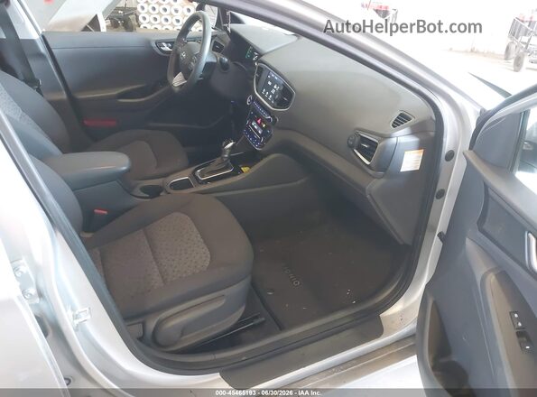 KMHC65LC3KU108022 2019 HYUNDAI IONIQ HYBRID Gray Front interior view