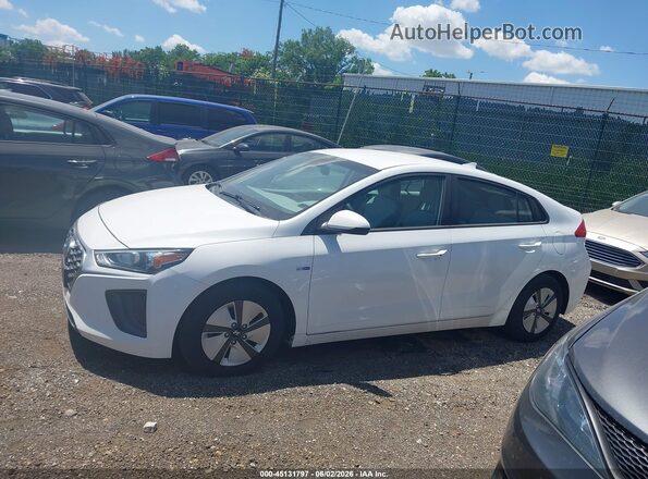 KMHC65LC3LU219980 2020 HYUNDAI IONIQ HYBRID White 360 interior view