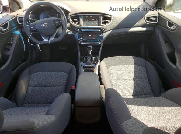 KMHC65LC4HU022209 2017 HYUNDAI IONIQ White Widok deski rozdzielczej