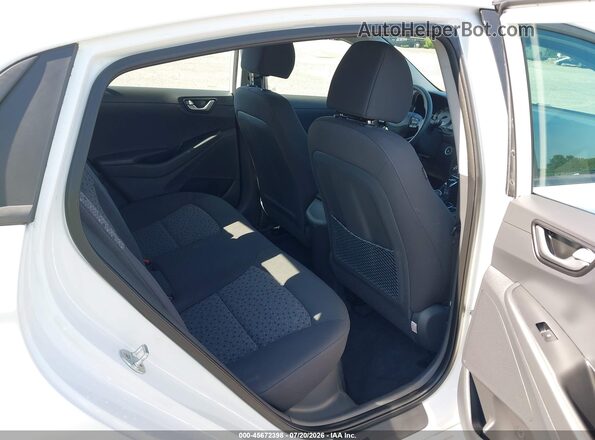 KMHC65LC4JU075613 2018 HYUNDAI IONIQ HYBRID White Widok naklejki z numerem VIN