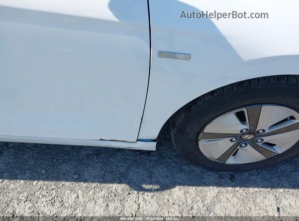 KMHC65LC4JU075613 2018 HYUNDAI IONIQ HYBRID White Widok z przodu