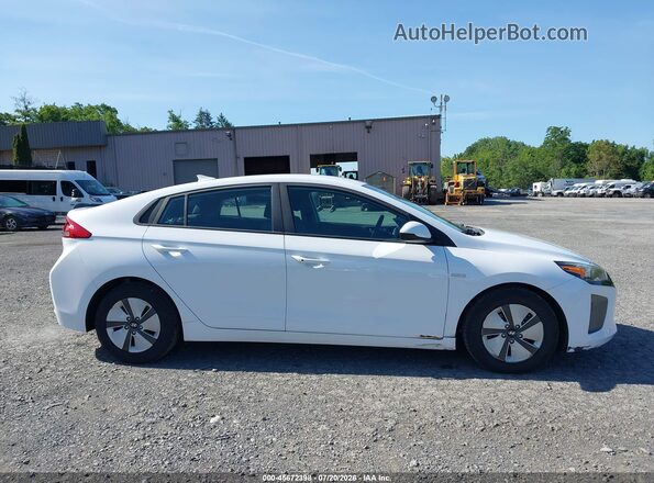 KMHC65LC4JU075613 2018 HYUNDAI IONIQ HYBRID White 