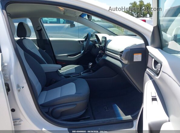 KMHC65LC4LU233354 2020 HYUNDAI IONIQ HYBRID Белый Вид салона спереди