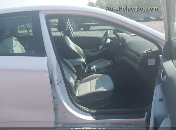 KMHC65LC4MU246932 2021 HYUNDAI IONIQ HYBRID White წინა სალონის ხედი