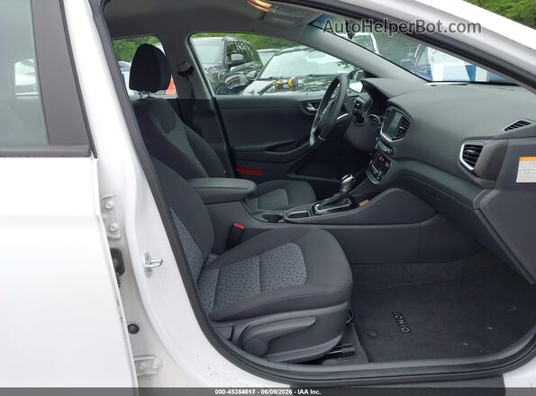 KMHC65LC6JU075791 2018 HYUNDAI IONIQ HYBRID White Vista interior delantera
