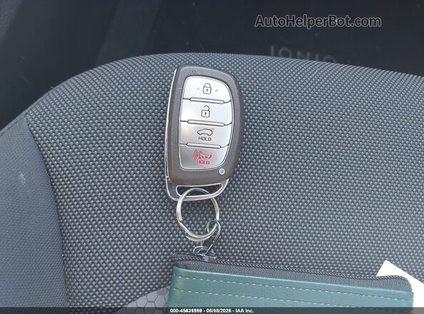 KMHC65LC6JU076570 2018 HYUNDAI IONIQ HYBRID Black წინა პანელის ხედი