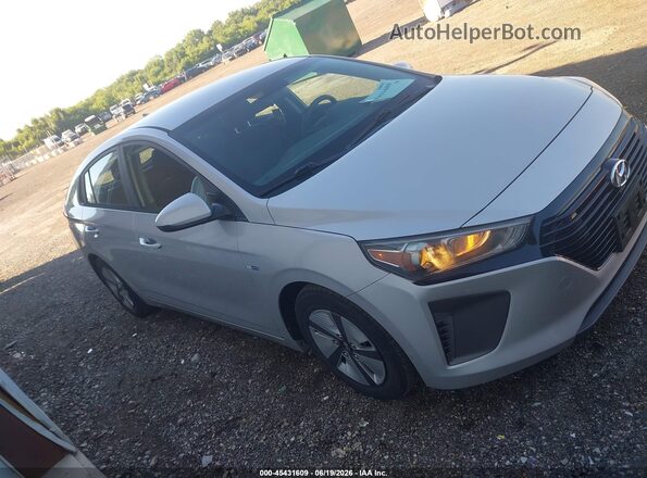 KMHC65LC6KU106877 2019 HYUNDAI IONIQ HYBRID Silver Rear interior view