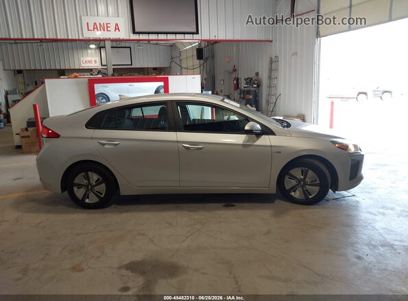 KMHC65LC6KU160907 2019 HYUNDAI IONIQ HYBRID Silver Rear interior view