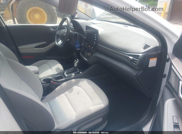 KMHC65LC6MU246933 2021 HYUNDAI IONIQ HYBRID White Widok wnętrza z przodu
