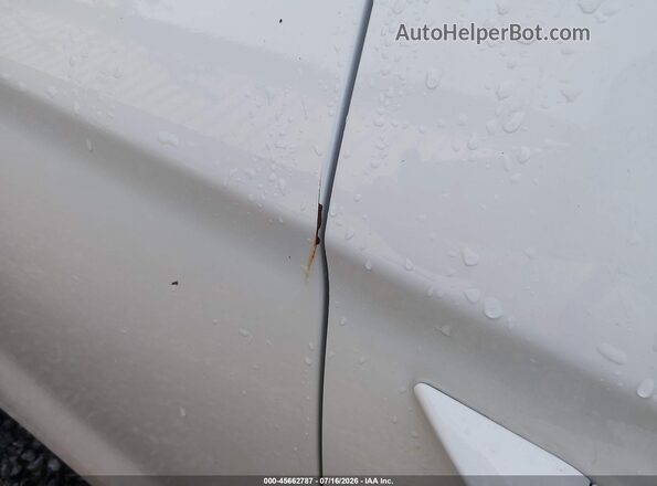 KMHC65LC7LU220002 2020 HYUNDAI IONIQ HYBRID White Widok wnętrza z tyłu