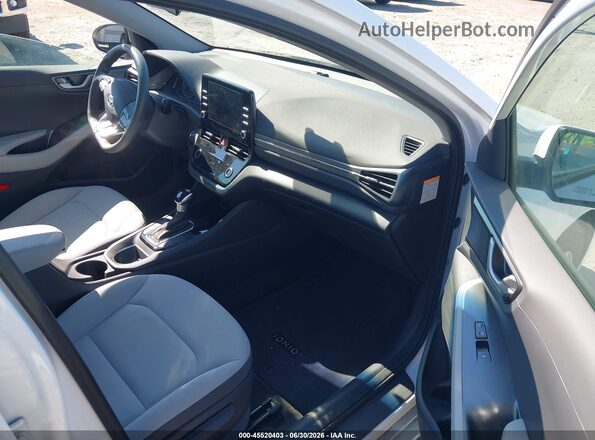 KMHC65LC7MU245693 2021 HYUNDAI IONIQ HYBRID White წინა სალონის ხედი