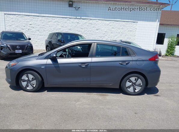 KMHC65LC8JU076702 2018 HYUNDAI IONIQ HYBRID Gray Սալոնի 360 աստիճան տեսք