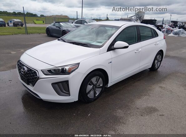 KMHC65LC8LU219778 2020 HYUNDAI IONIQ HYBRID White წინა მარცხენა ხედი სამი მეოთხედიდან