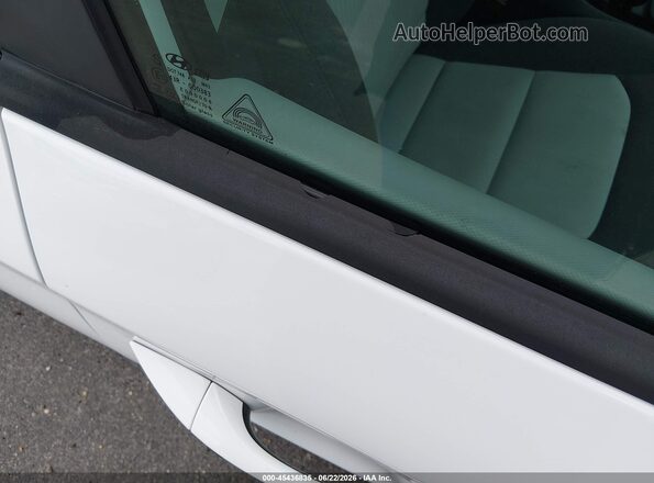 KMHC65LC8LU219778 2020 HYUNDAI IONIQ HYBRID White სალონის 360-გრადუსიანი ხედი