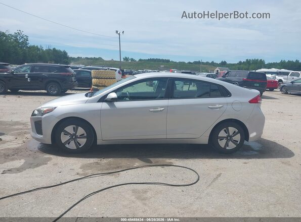 KMHC65LC9JU075218 2018 HYUNDAI IONIQ HYBRID Silver 