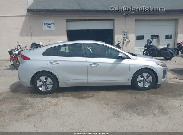 KMHC65LC9JU075218 2018 HYUNDAI IONIQ HYBRID Silver 