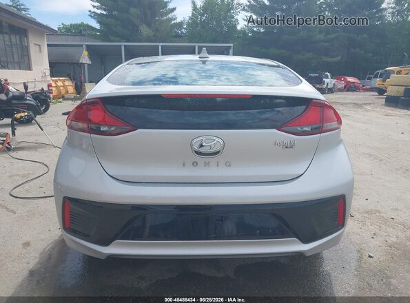 KMHC65LC9JU075218 2018 HYUNDAI IONIQ HYBRID Silver 