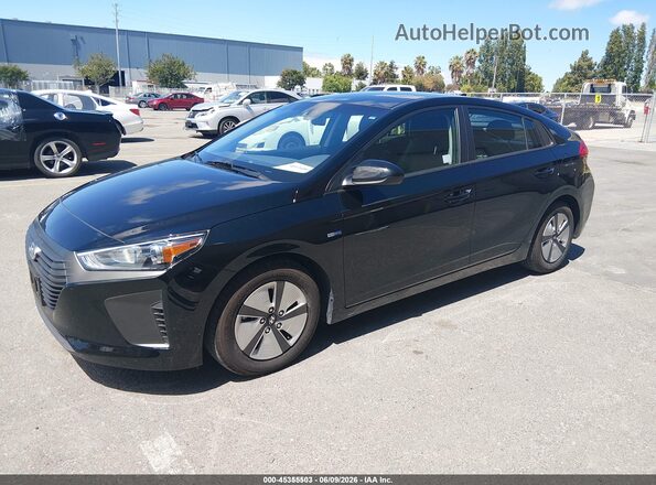 KMHC65LC9JU076630 2018 HYUNDAI IONIQ HYBRID Black წინა მარცხენა ხედი სამი მეოთხედიდან